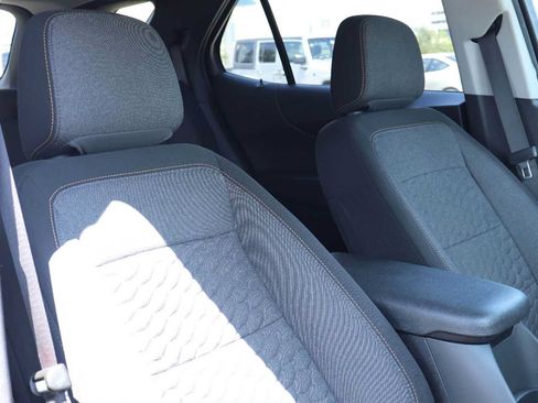 Used 2021 Chevrolet Equinox LT AWD/4WD image 14