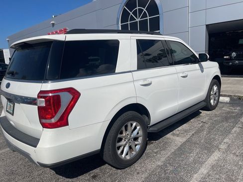 Used 2020 Ford Expedition XLT image 4