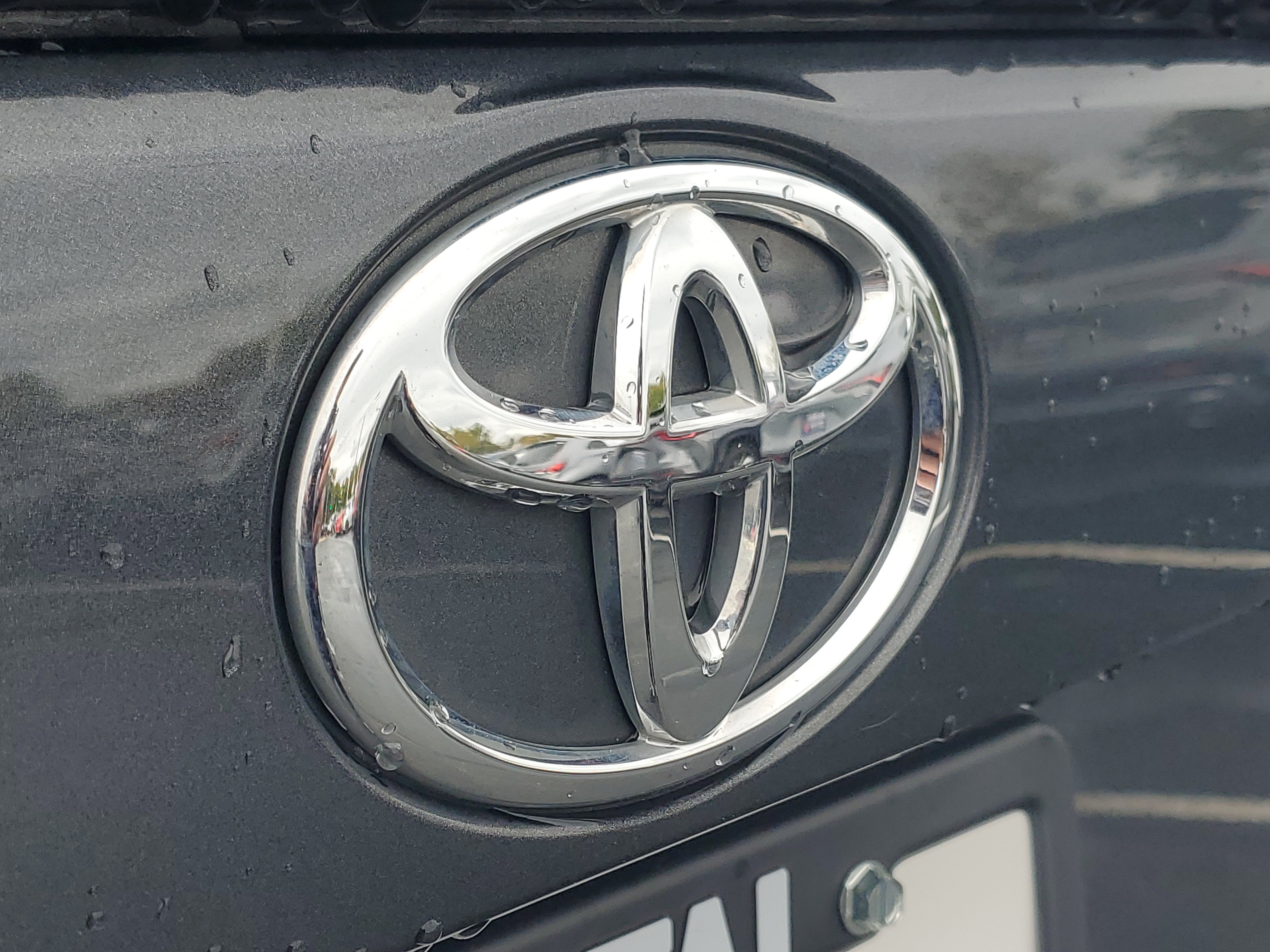 Used 2024 Toyota RAV4 LE AWD/4WD image 8