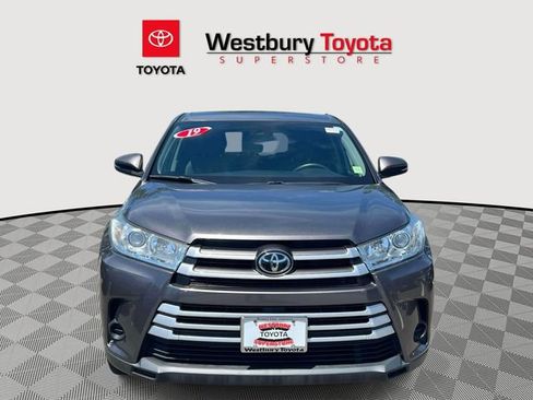 Certified 2019 Toyota Highlander LE AWD/4WD image 3
