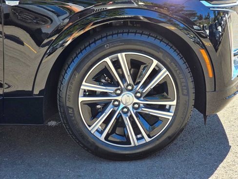 Used 2026 Cadillac Lyriq Luxury AWD/4WD image 9