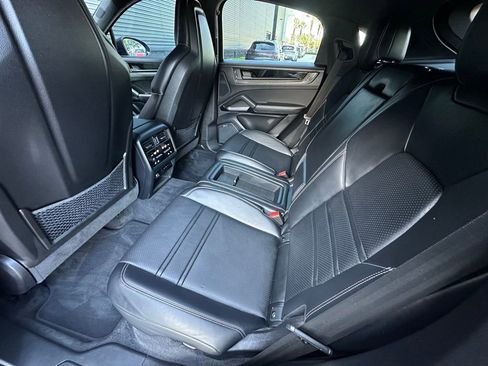 Certified 2024 Porsche Cayenne Turbo GT AWD/4WD image 38