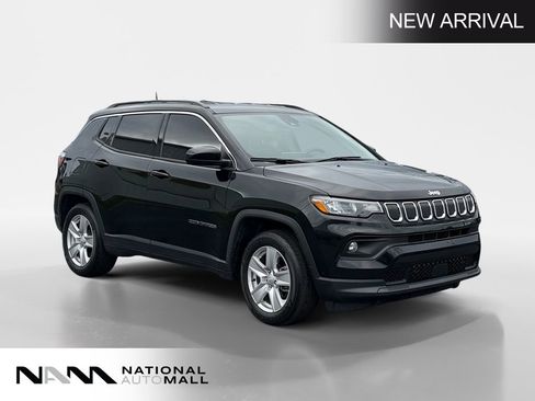 Used 2022 Jeep Compass Latitude FWD image 7
