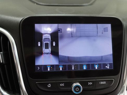Used 2020 Chevrolet Equinox Premier FWD image 17