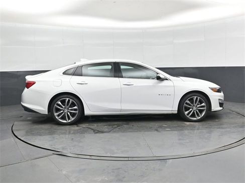 Used 2023 Chevrolet Malibu LT image 2