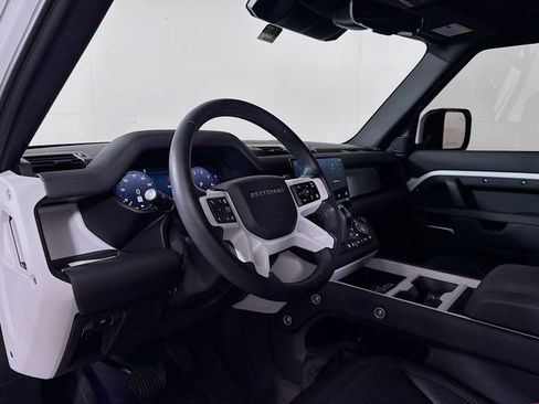 Used 2025 Land Rover Defender 110 S AWD/4WD image 9