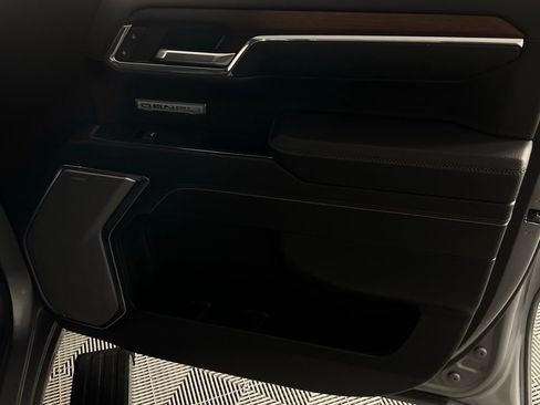 Used 2024 GMC Sierra 1500 Denali w/ Denali Reserve Package image 32