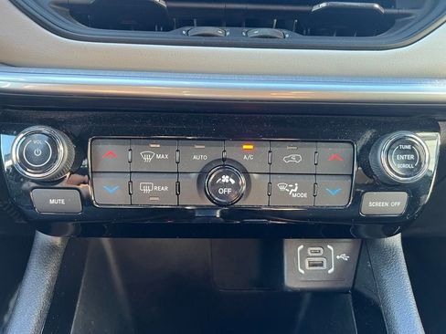 Certified 2025 Jeep Compass Limited AWD/4WD image 13