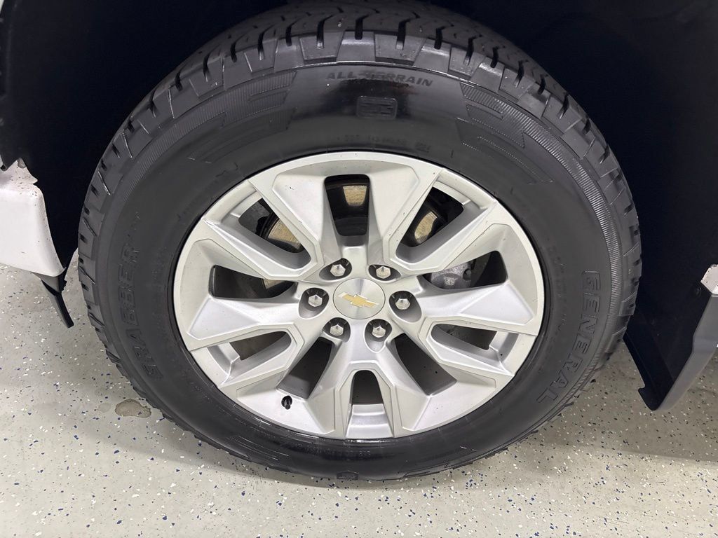 Used 2023 Chevrolet Silverado 1500 Custom AWD/4WD image 12