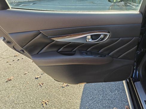 Used 2016 INFINITI Q70 L 3.7 w/ Deluxe Touring Package image 12