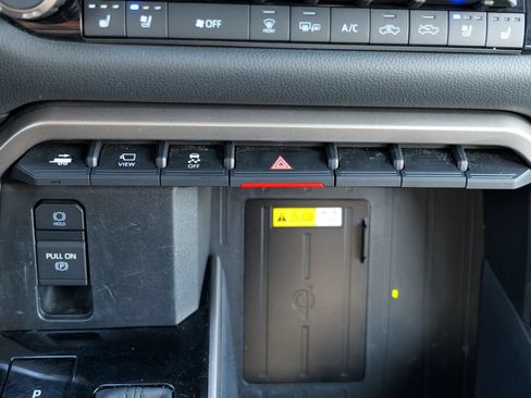 Used 2023 Toyota Tundra Limited AWD/4WD image 59