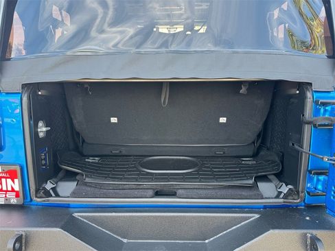 Used 2016 Jeep Wrangler Sport image 16