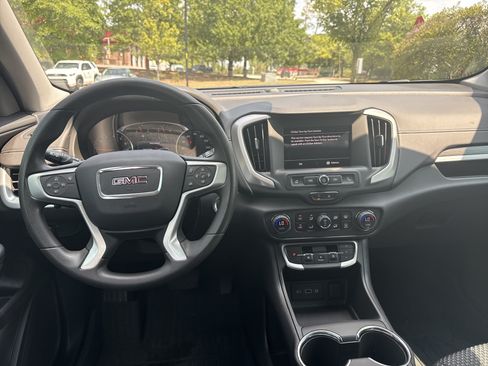 Used 2023 GMC Terrain SLE w/ Driver Convenience Package FWD image 28