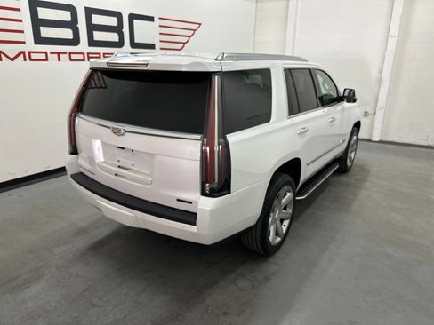 Used 2019 Cadillac Escalade Luxury AWD/4WD image 8