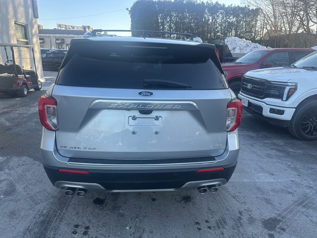 Used 2022 Ford Explorer Platinum w/ Equipment Group 601A AWD/4WD image 6