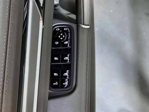 Used 2019 Porsche Cayenne Turbo AWD/4WD image 18