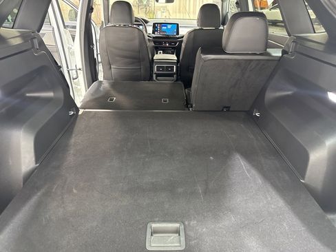 Used 2025 Volkswagen Atlas Cross Sport SE image 25