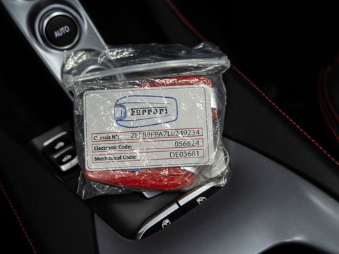 Used 2020 Ferrari Portofino RWD image 57