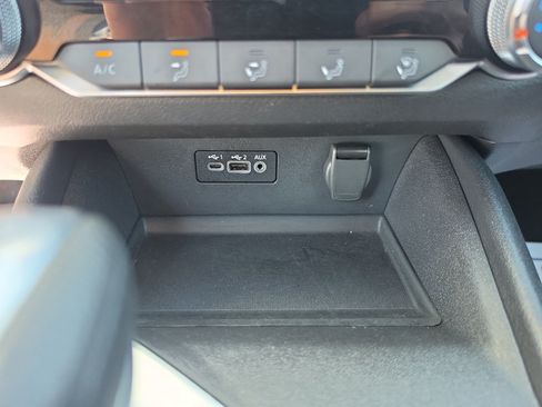 Used 2025 Nissan Altima 2.5 SV AWD/4WD image 17