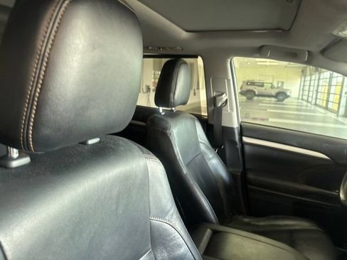 Used 2018 Toyota Highlander XLE FWD image 8