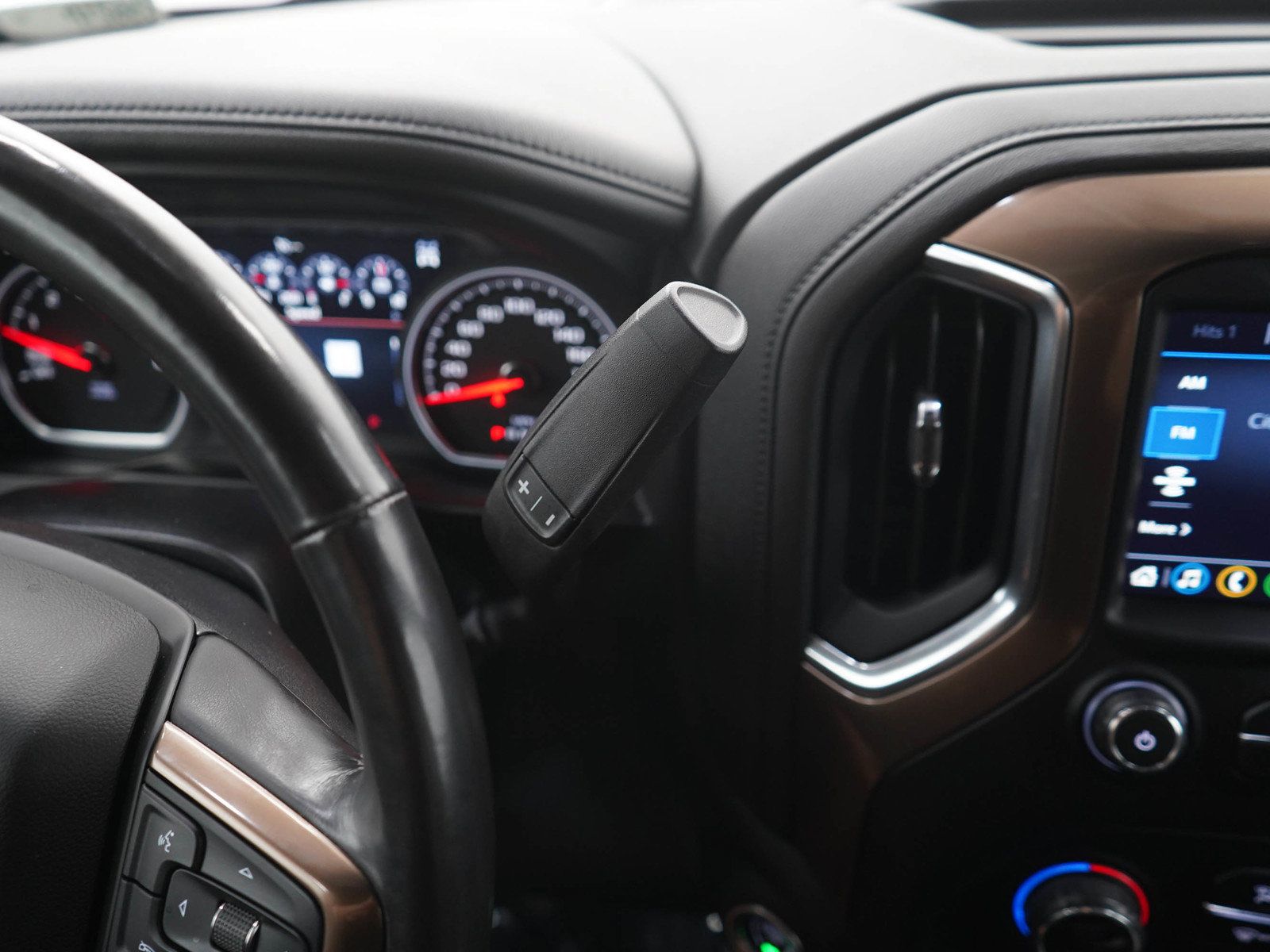 Used 2019 Chevrolet Silverado 1500 High Country w/ Z71 Off-Road Package AWD/4WD image 28