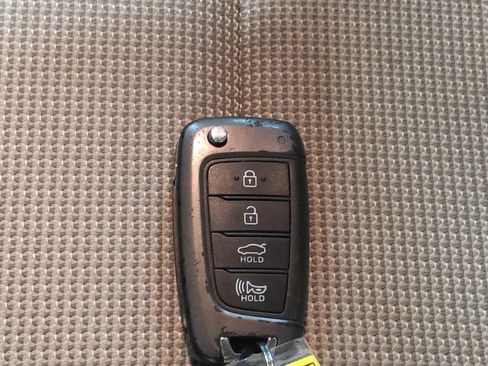Used 2022 Hyundai Accent SE FWD image 32