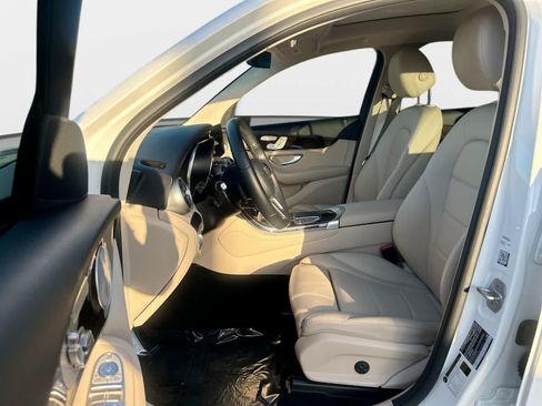 Used 2021 Mercedes-Benz GLC 300 image 11