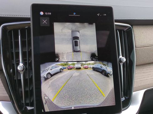 New 2026 Volvo XC90 B6 Plus image 19