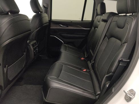 Used 2022 Jeep Grand Cherokee Limited 4xe w/ Luxury Tech Group II AWD/4WD image 18