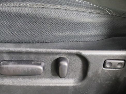 Used 2020 Toyota Tacoma TRD Off-Road image 23