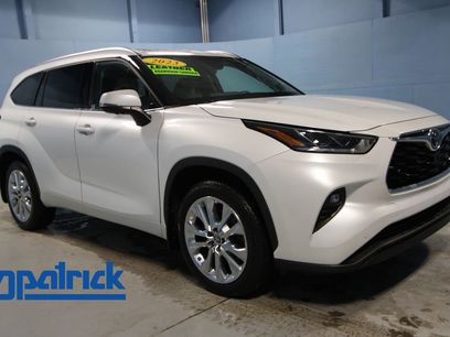 Used 2023 Toyota Highlander Limited