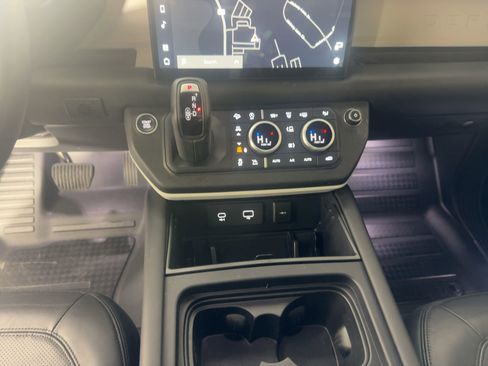 Used 2022 Land Rover Defender 110 XS Edition image 24
