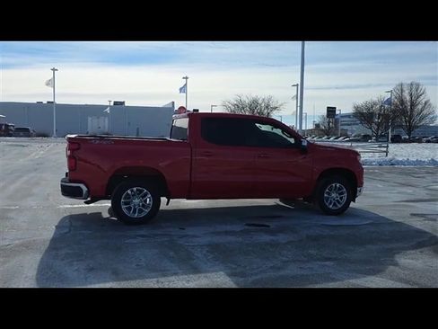 Used 2023 Chevrolet Silverado 1500 LT AWD/4WD image 9