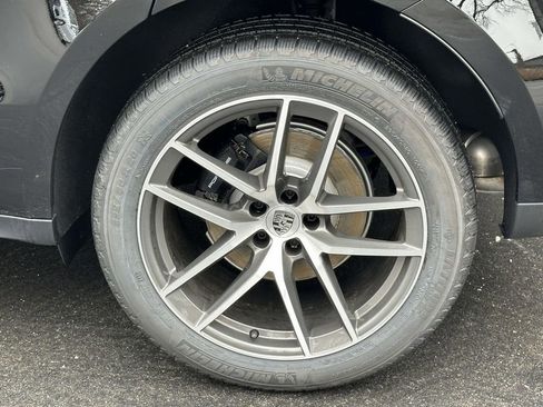 New 2026 Porsche Macan AWD/4WD image 8