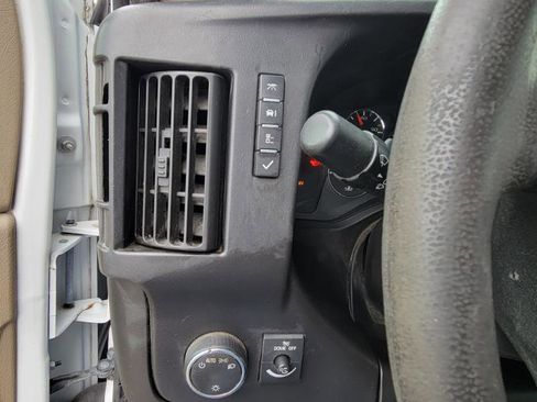 Used 2016 Chevrolet Express 2500 image 22