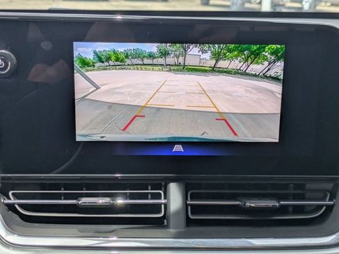 Used 2025 Chevrolet Trax LT FWD image 13