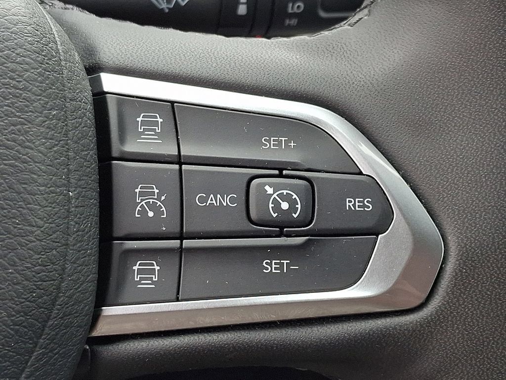 Used 2025 Jeep Compass Limited AWD/4WD image 24