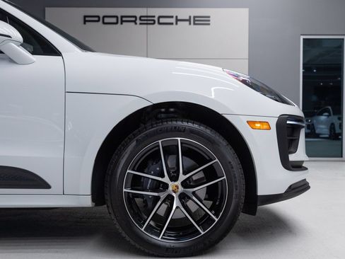 Certified 2026 Porsche Macan AWD/4WD image 11