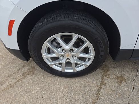 Used 2024 Chevrolet Equinox LT AWD/4WD image 26