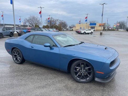Used 2021 Dodge Challenger R/T w/ Blacktop Package image 2