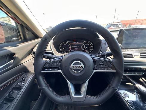 Used 2021 Nissan Altima 2.5 SR w/ SR Premium Package FWD image 18