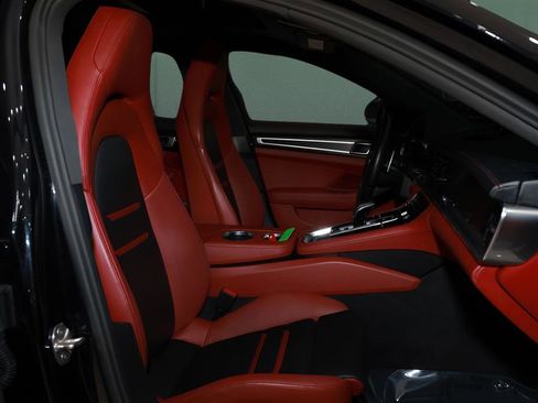 Used 2023 Porsche Panamera 4 Platinum Edition image 16
