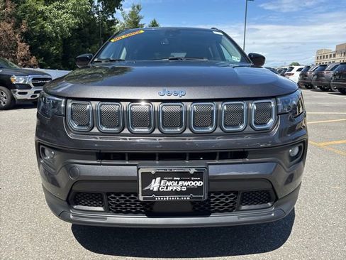 Used 2022 Jeep Compass Latitude AWD/4WD image 2