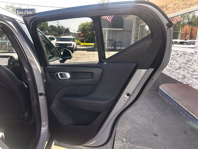 Used 2024 Volvo XC40 B5 Plus w/ Protection Package Premier AWD/4WD image 16