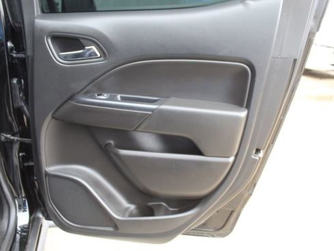 Used 2020 Chevrolet Colorado LT w/ Redline Special Edition image 35