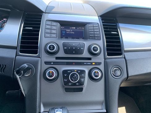 Used 2018 Ford Taurus SEL FWD image 21