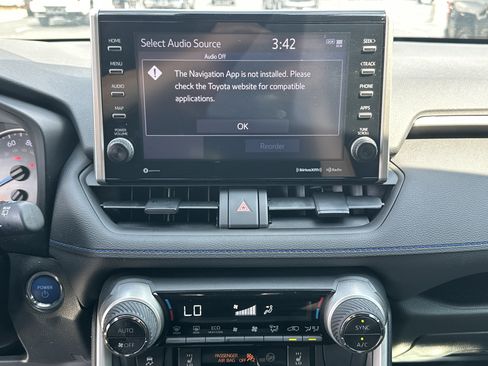 Used 2022 Toyota RAV4 SE w/ Convenience Package AWD/4WD image 24
