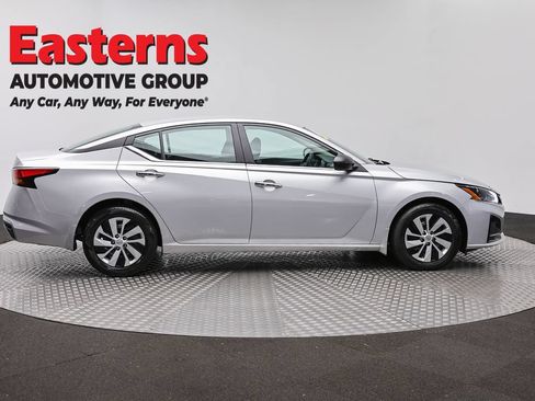 Used 2024 Nissan Altima 2.5 S FWD image 4