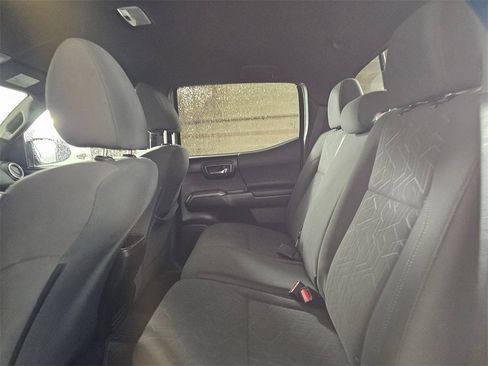 Used 2016 Toyota Tacoma TRD Off-Road w/ Towing Package image 21