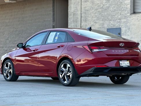 Used 2023 Hyundai Elantra SEL w/ Convenience Package image 5